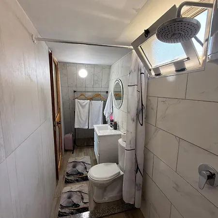 Alex's House Shiroke וילה שקודר