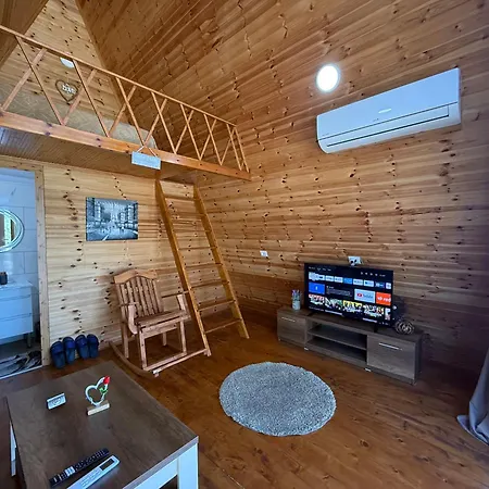 Alex's House Shiroke فيلة *